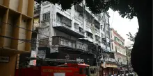 Incendio in un albergo a Calcutta: almeno 9 morti, tra questi anche un bambino. Sei i feriti