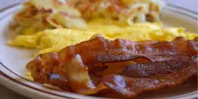 Soffocata con una fetta di bacon, muore a 28 anni dopo sei giorni di agonia