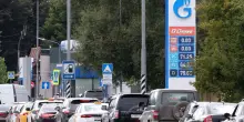 Russia costretta a importare carburante dopo gli attacchi contro i suoi impianti