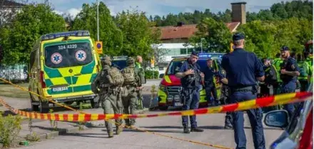 Svezia, uomo armato di spada fa irruzione in una scuola a Fagersta: diversi feriti