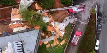 Roma, tromba d'aria al quartiere Massimina: capannoni scoperchiati e danni
