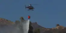 Incendio tra Giardini Naxos e Taormina: "Fuoco vicino alle case"