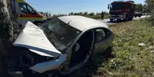 Auto contro un albero a Basiliano: muore una bimba di 11 anni, gravissima la sorellina