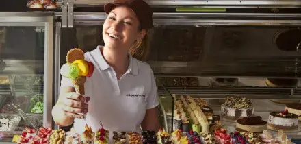 "Trattati come schiavi": migliaia di brasiliani accusano i gelatieri italiani in Germania