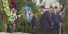 Meloni ad Amatrice per il ricordo del sisma, depone una corona di alloro al Monumento alle vittime