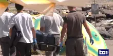 Prima porta a riva una donna, poi muore insieme all'uomo che cercava di salvare: bagnino annegato