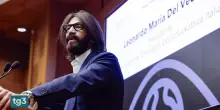 Leonardo Maria Del Vecchio lascia incarichi in EssilorLuxottica: "Gestione azienda impersonale"
