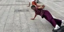 Tre generazioni sullo skateboard conquistano il web: la nonna di 65 anni &egrave; una star