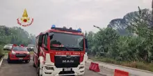 Rogo nella zona sud-ovest di Roma, il vento alimenta i focolai