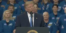 Trump alla NASA annuncia la US Space Academy, ma sulla crisi con l'Iran resta lo stallo a Hormuz