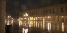 Temporale a Venezia, le immagini da piazza San Marco