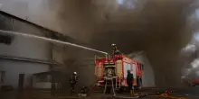 27 morti in raid russo su magazzino di Kiev. Aiea: centrale Zaporizha rischia blackout in 10 giorni