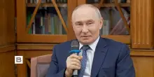 Putin alle scuole: "Spiegate la guerra con la catena alimentare delle orche"
