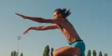 L'incredibile sequenza di salti di Gianmarco Tamberi in allenamento: "Il lavoro non &egrave; ancora finito"