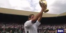 Federer entra nella "Hall of Fame" del tennis e si commuove