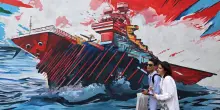 Gli USA attaccano l'Iran dopo un mese di stop, morti a Larak. Missili iraniani contro la Giordania