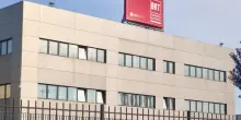 Piacenza, corriere di 42 anni all'ultimo giorno di contratto muore mentre effettua una consegna