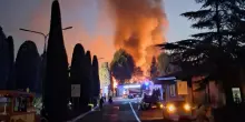 Peschiera del Garda, incendio al camping Bella Italia: 24 feriti. Forse rogo partito da un bungalow