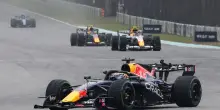 Formula 1. Verstappen vince a Sepang dopo il caos pioggia, Antonelli 2&deg; e Hamilton 3&deg;