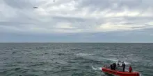 Boston, aeroambulanza precipita in mare: sei i dispersi. Trovati detriti