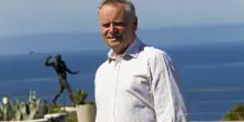 Addio allo scrittore britannico ed ex politico Jeffrey Archer, aveva 86 anni