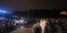 Pro Pal in corteo a Torino, momenti di tensione con la polizia