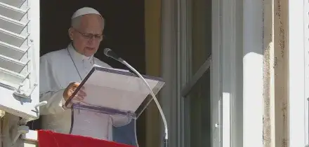 Il Papa: "I medici mi hanno trovato un nodulo al polmone, ho deciso di operarmi per toglierlo"