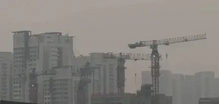 Incendi in Indonesia: il fumo tossico arriva fino a Singapore e avvolge la citt&agrave;