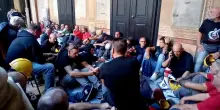 Lavoratori ex Ilva occupano la Prefettura di Genova