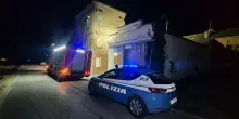 Marito e moglie trovati morti in casa. I corpi sono stati decapitati, si indaga per duplice omicidio