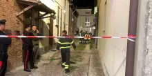 Mirandola: marito e moglie trovati morti in casa, i corpi sono stati decapitati. Fermato il figlio
