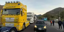 La protesta degli autotrasportatori: i blocchi al via dall'alba, in Calabria e buona parte del sud