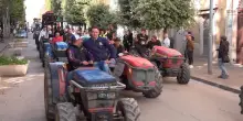 Sciopero degli autotrasportatori, camion e trattori sfilano a Cerignola. I sindaci con chi protesta