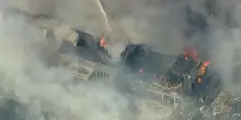 California, fiamme sulle abitazioni: roghi alimentati dai venti di Santa Ana
