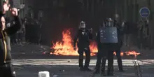 Giornata di mobilitazione a Parigi: centinaia di manifestanti, decine di fermi