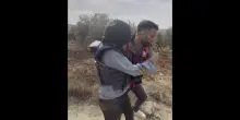 La brutale aggressione dei coloni alla fotoreporter Heidi Levine: "Mi hanno rubato tutto"