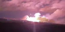 San Pietroburgo, lampi delle esplosioni multiple sulla raffineria russa