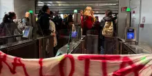 Ex Ilva: a Genova riparte la protesta, operai occupano l'aeroporto