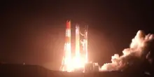Il Giappone vola verso Phobos, la luna di Marte: la missione per riportare campioni sulla Terra