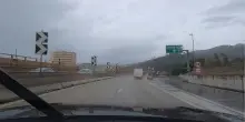 Allerta meteo Liguria, pioggia sulla A10. Il camera car
