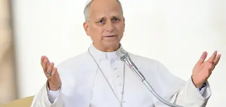 Papa Leone: &ldquo;Sotto la corazza tanti adolescenti chiedono di essere amati&rdquo;