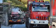 Schiacciato tra un camion e un muro: muore sul lavoro un 48enne a Baveno