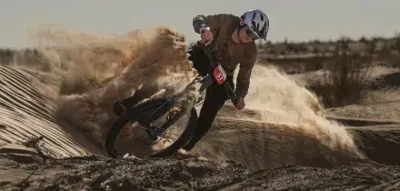 Il Tembaine Desert Rally 2026 minuto per minuto: la gara di ebike in Tunisia in tempo reale