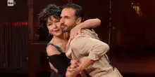 Ballando con le Stelle, il Charleston di Monica Guerritore e Luca Urso