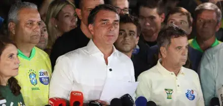 Brasile, voci di una fuga in Argentina di Bolsonaro, lui nega. Lo staff: ha lasciato il Paese