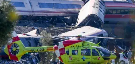 DIRETTA, Spagna, scontro tra treni: precipitano vagoni, decine di morti e centinaia di feriti