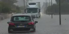 Maltempo nel Centro Italia: allagamenti sulla costa laziale