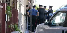 Famiglia sterminata in casa, si indaga anche su lettere trovate e debiti per le cure della figlia
