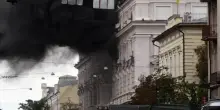 La Russia colpisce la sede dei servizi di sicurezza ucraini a Kiev - Video