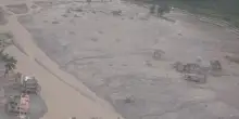 In volo sulla ferita aperta del Nepal, il fango ha inghiottito tutto